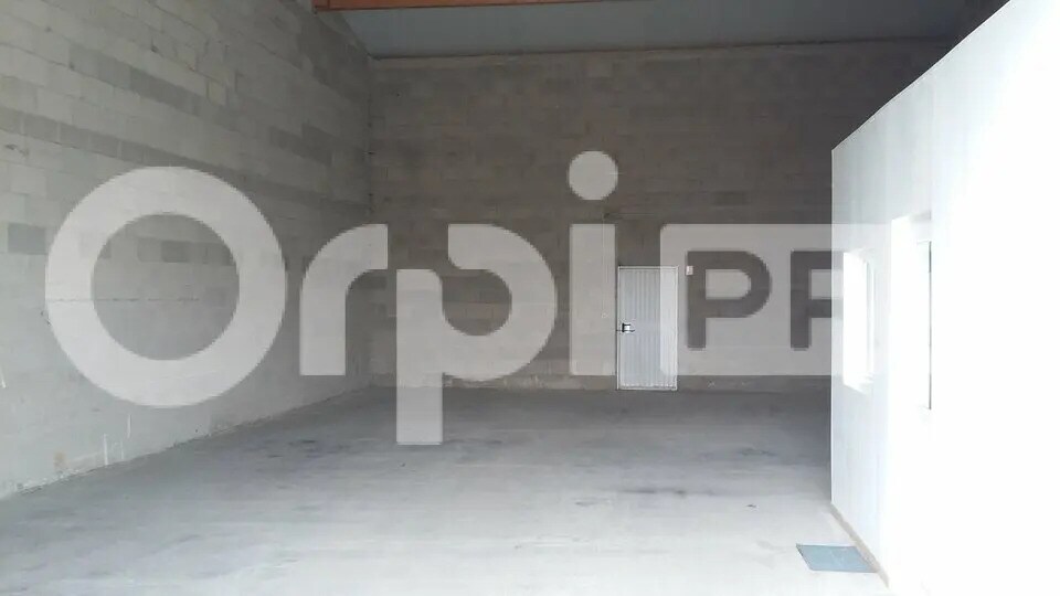 Flex in Crépy-en-Valois for lease - Building Photo - Image 2 of 4