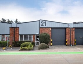 The Vale, London for lease Interior Photo- Image 1 of 3