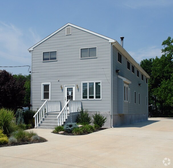 Retail in Cherry Hill, NJ for sale - Primary Photo - Image 1 of 1