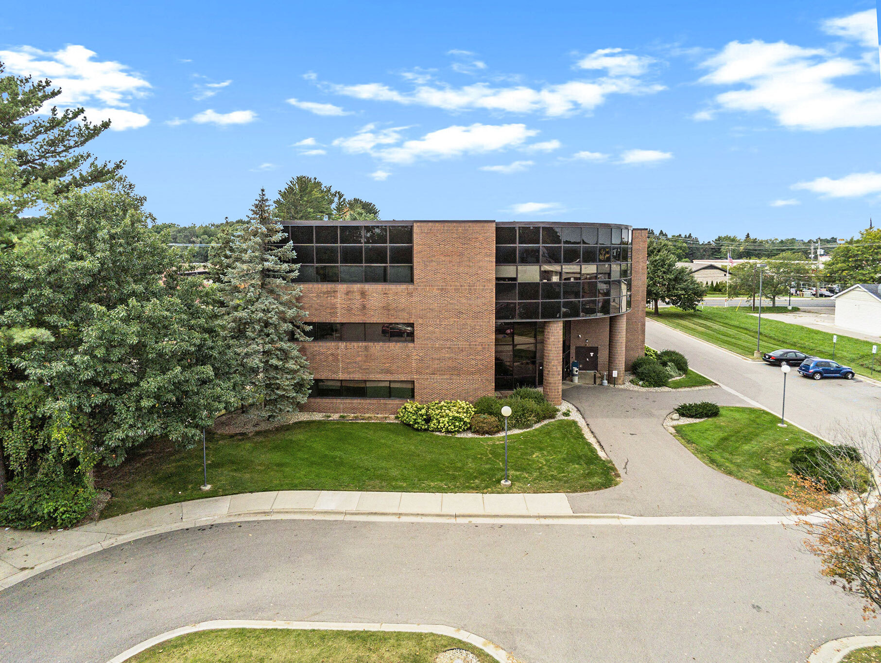 2845 Capital Ave SW, Battle Creek, MI for lease Building Photo- Image 1 of 10