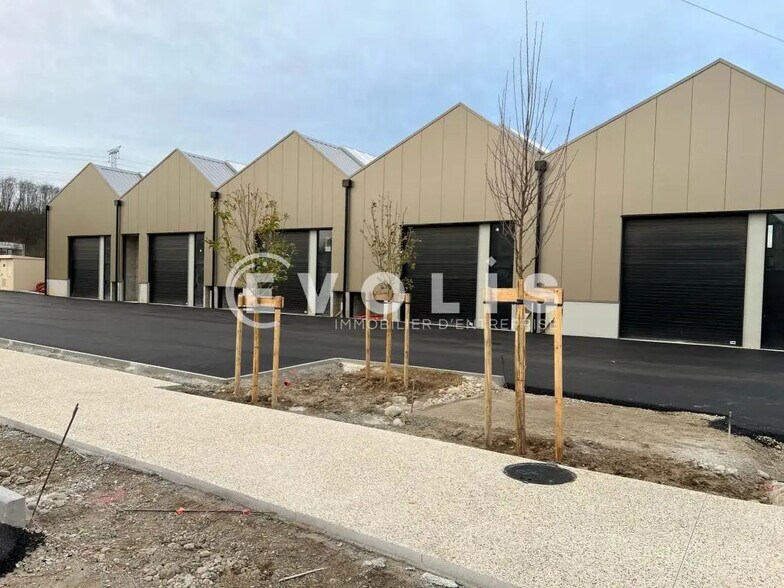 1 Route D'Heyrieux, Toussieu for sale - Building Photo - Image 2 of 16