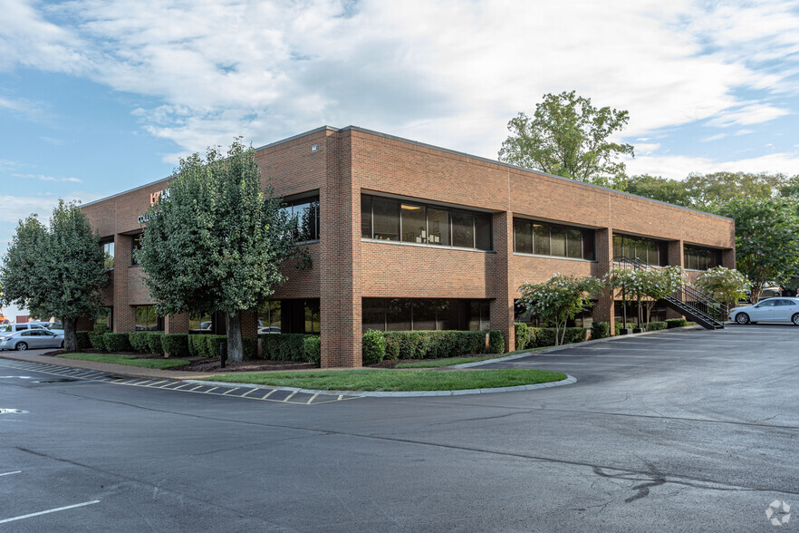 301 S Perimeter Park Dr, Nashville, TN for lease - Building Photo - Image 2 of 12