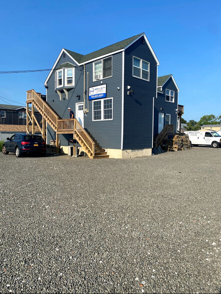 262 S Ketcham Ave, Amityville, NY for lease - Building Photo - Image 2 of 2