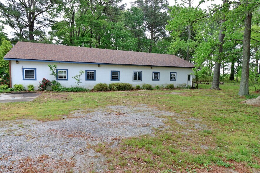 211 Shortcut Rd, Barco, NC 27917