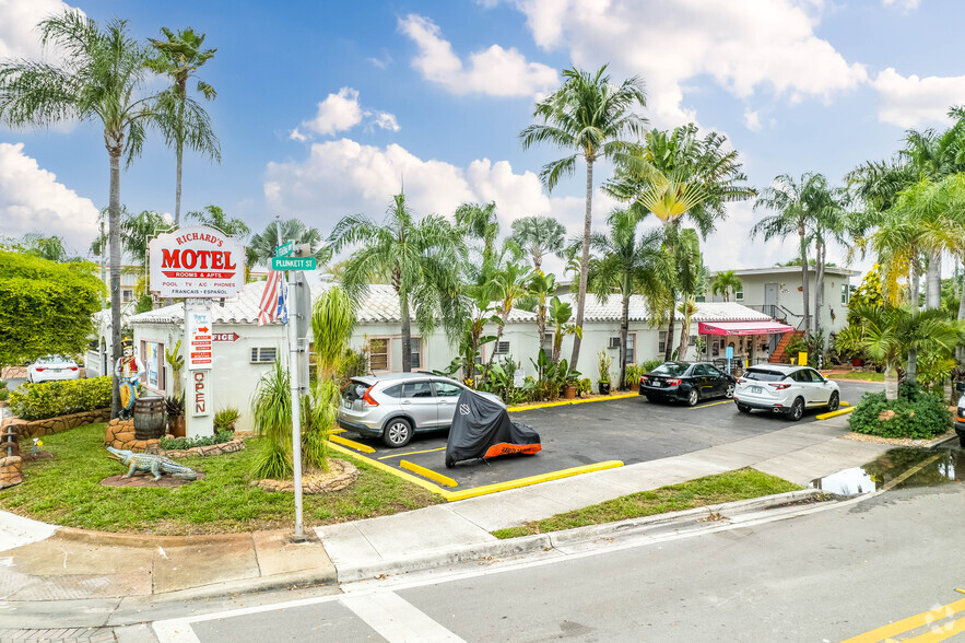 1219 S Federal Hwy, Hollywood, FL for sale - Building Photo - Image 1 of 71