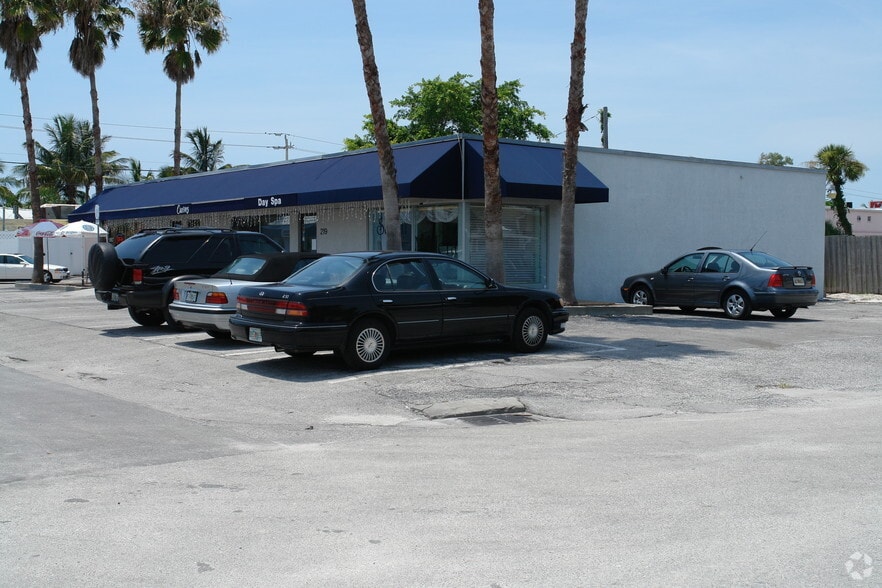 217 Avenida Madera, Sarasota, FL for lease - Building Photo - Image 3 of 4