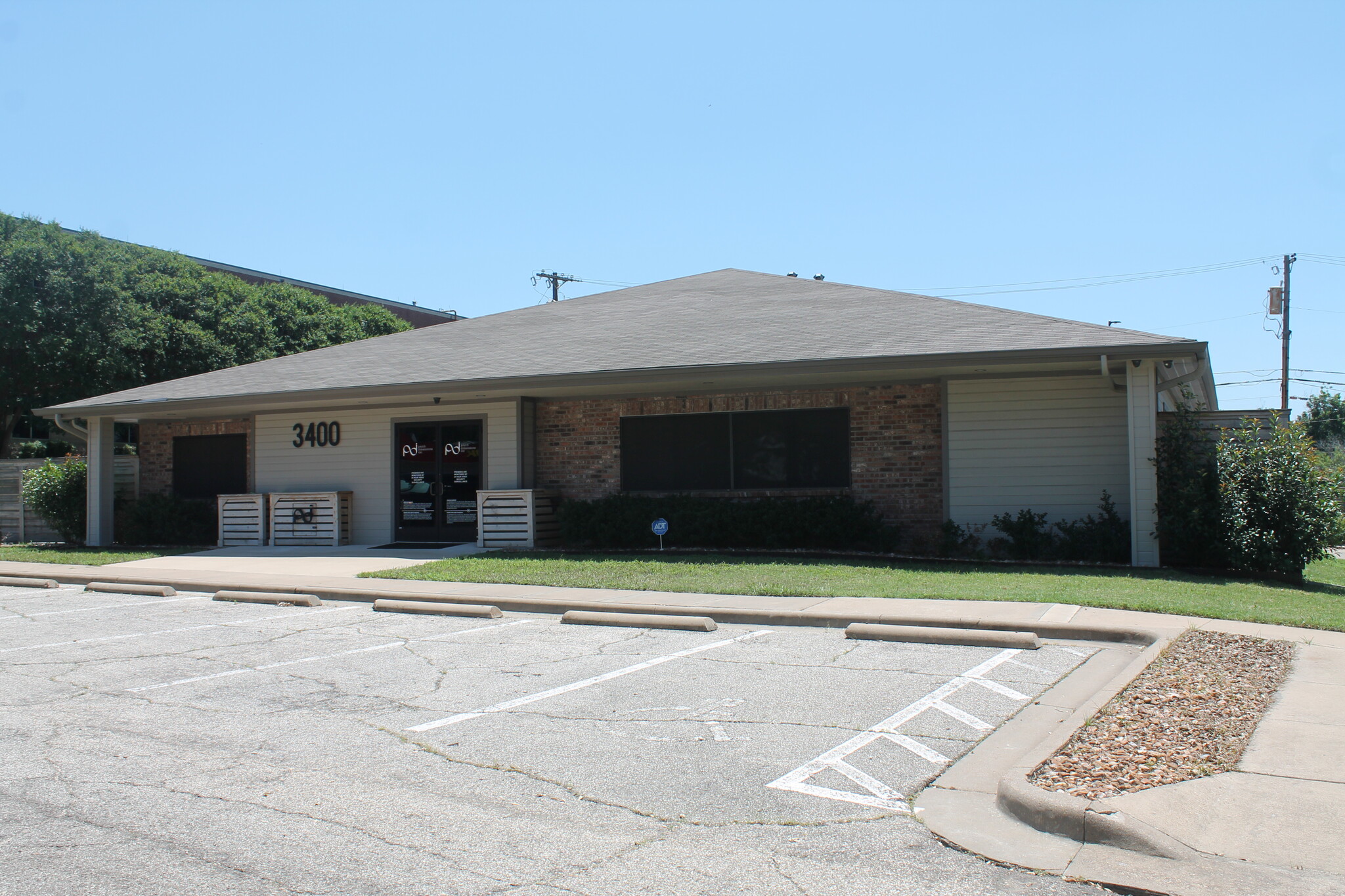 3400 Hillcrest Dr, Waco, TX for sale Building Photo- Image 1 of 1