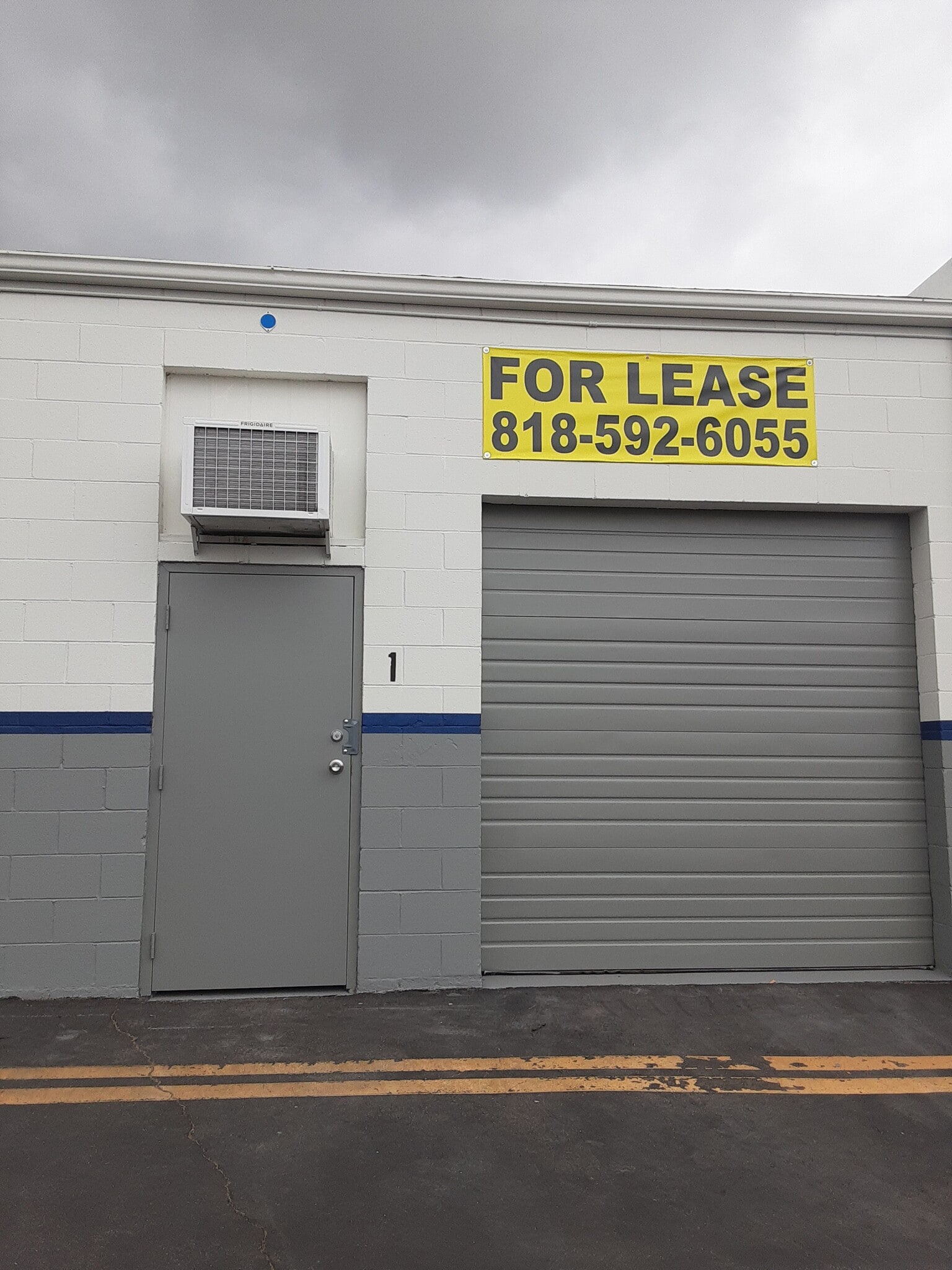 7801-7811 Alabama Ave, Canoga Park, CA for lease Interior Photo- Image 1 of 4