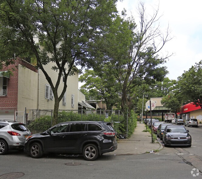 3565 Dekalb Ave, Bronx, NY for sale - Primary Photo - Image 1 of 1
