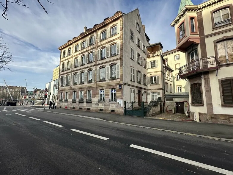 Office in Strasbourg for lease - Building Photo - Image 1 of 9