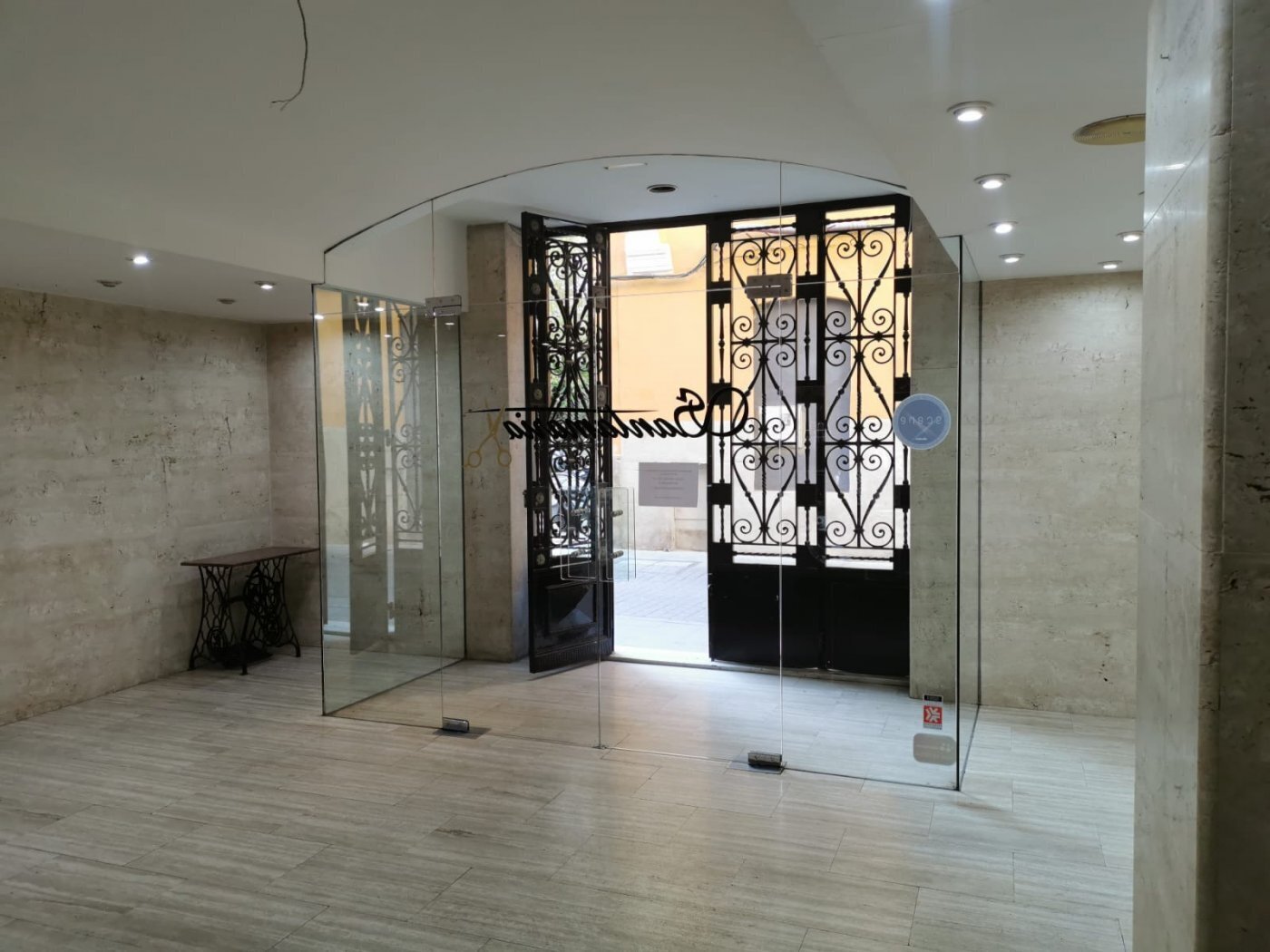 Retail in Ontinyent for lease Building Photo- Image 1 of 6