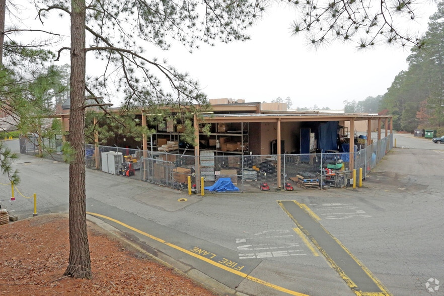 2420-2464 SW Cary Pky, Cary, NC for lease - Building Photo - Image 2 of 5