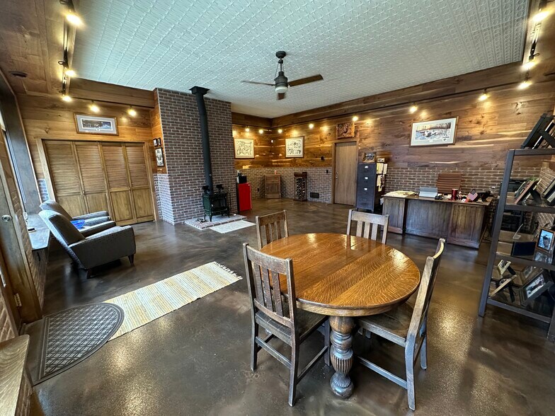 62 Hamline Ave S, Saint Paul, MN for lease - Interior Photo - Image 1 of 13