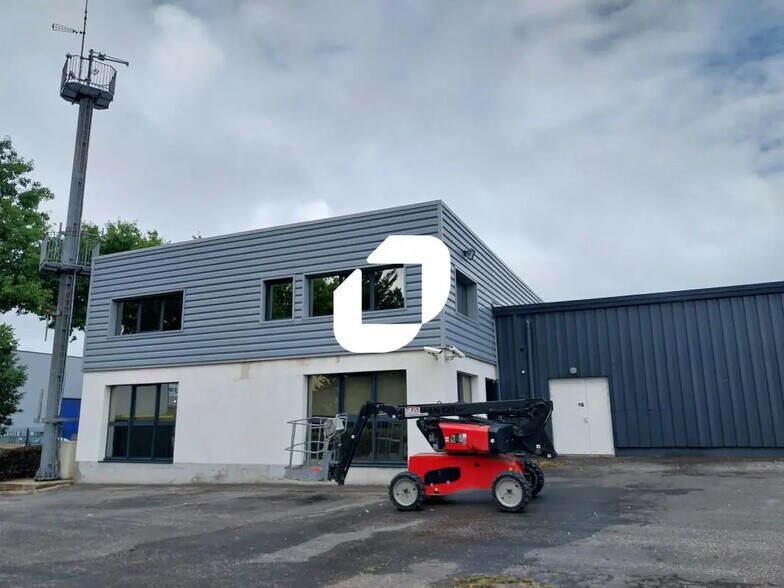 Office in Carquefou for lease - Building Photo - Image 1 of 17