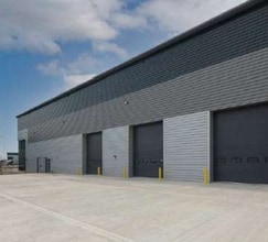 Pontefract Ln, Leeds for lease Building Photo- Image 2 of 4