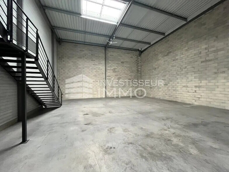 Flex in Aulnay-sous-Bois for lease - Interior Photo - Image 3 of 5
