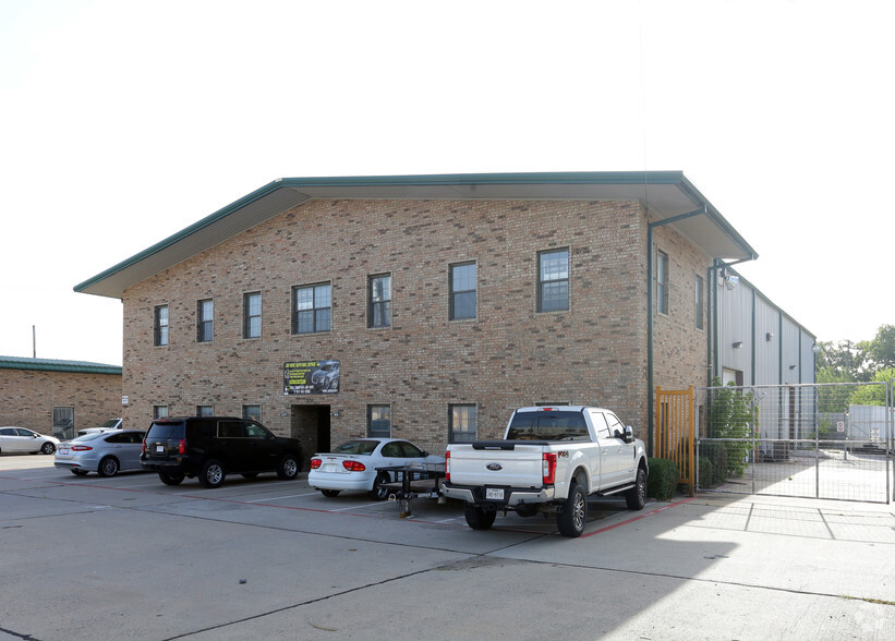 205 Wilcox St, McKinney, TX for lease - Building Photo - Image 1 of 8