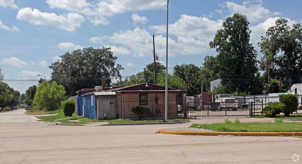 5527 Gessner Rd, Houston, TX for lease - Primary Photo - Image 1 of 2