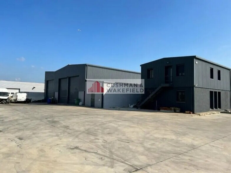 Flex in Nîmes for lease - Building Photo - Image 3 of 3