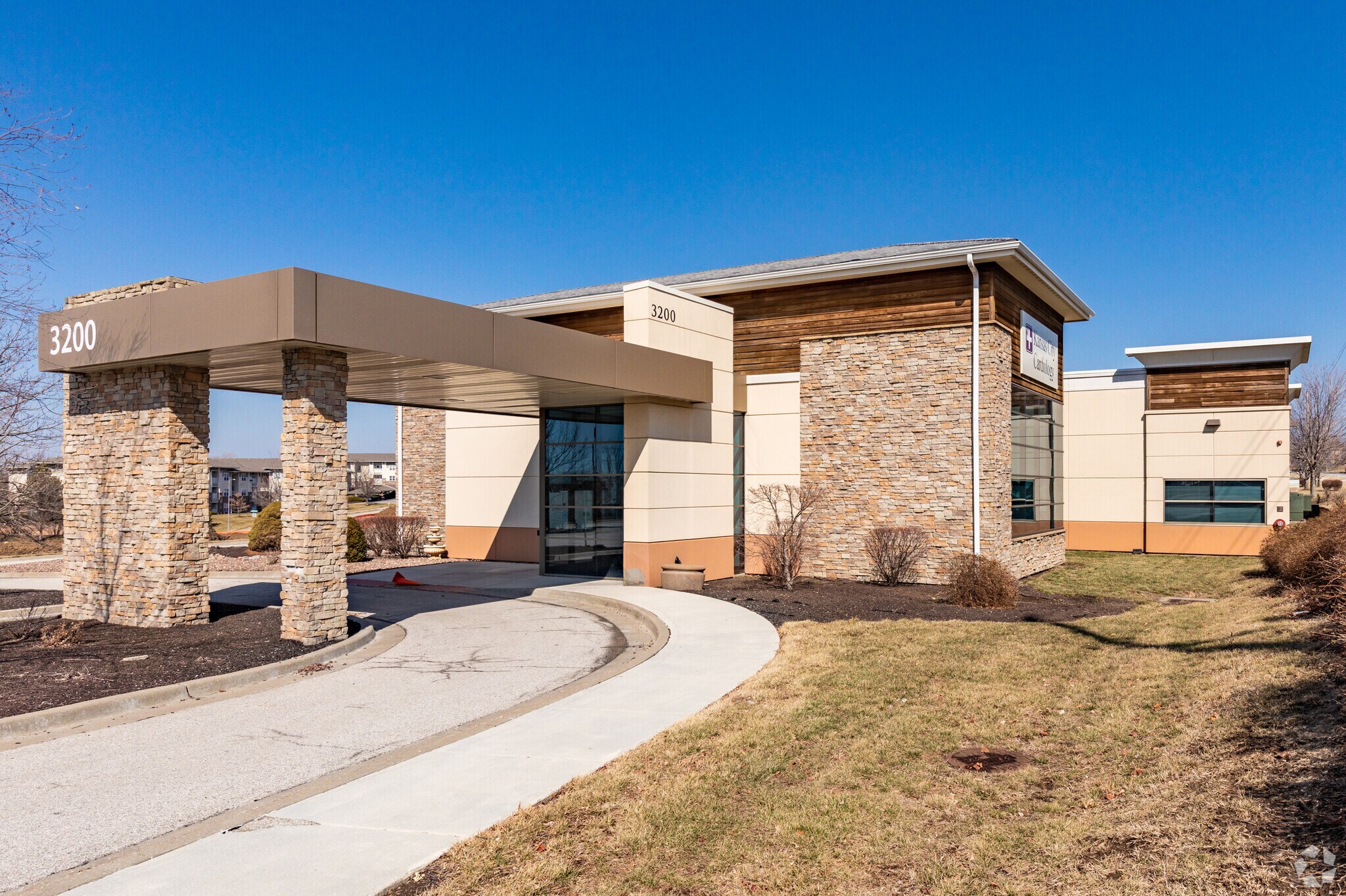 3200 NE Ralph Powell Rd, Lee's Summit, MO for sale Primary Photo- Image 1 of 1