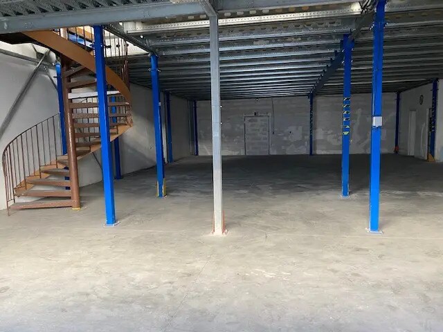 79 Rue Rateau, La Courneuve for lease - Interior Photo - Image 3 of 4