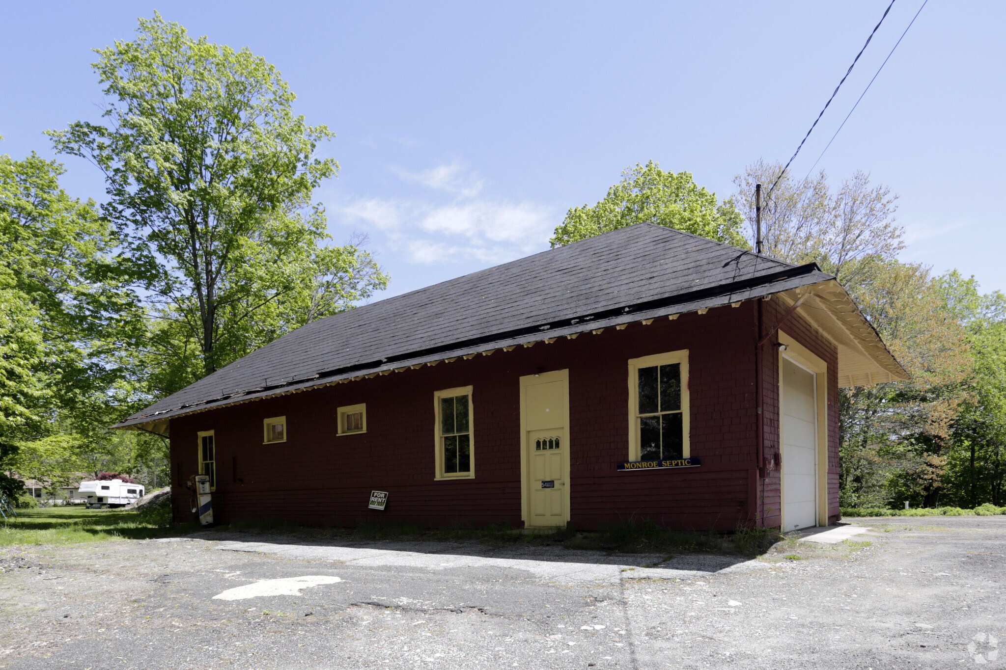 54 Maple Dr, Monroe, CT for sale Primary Photo- Image 1 of 1