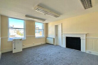 48 High Street South, Dunstable for lease Interior Photo- Image 2 of 13