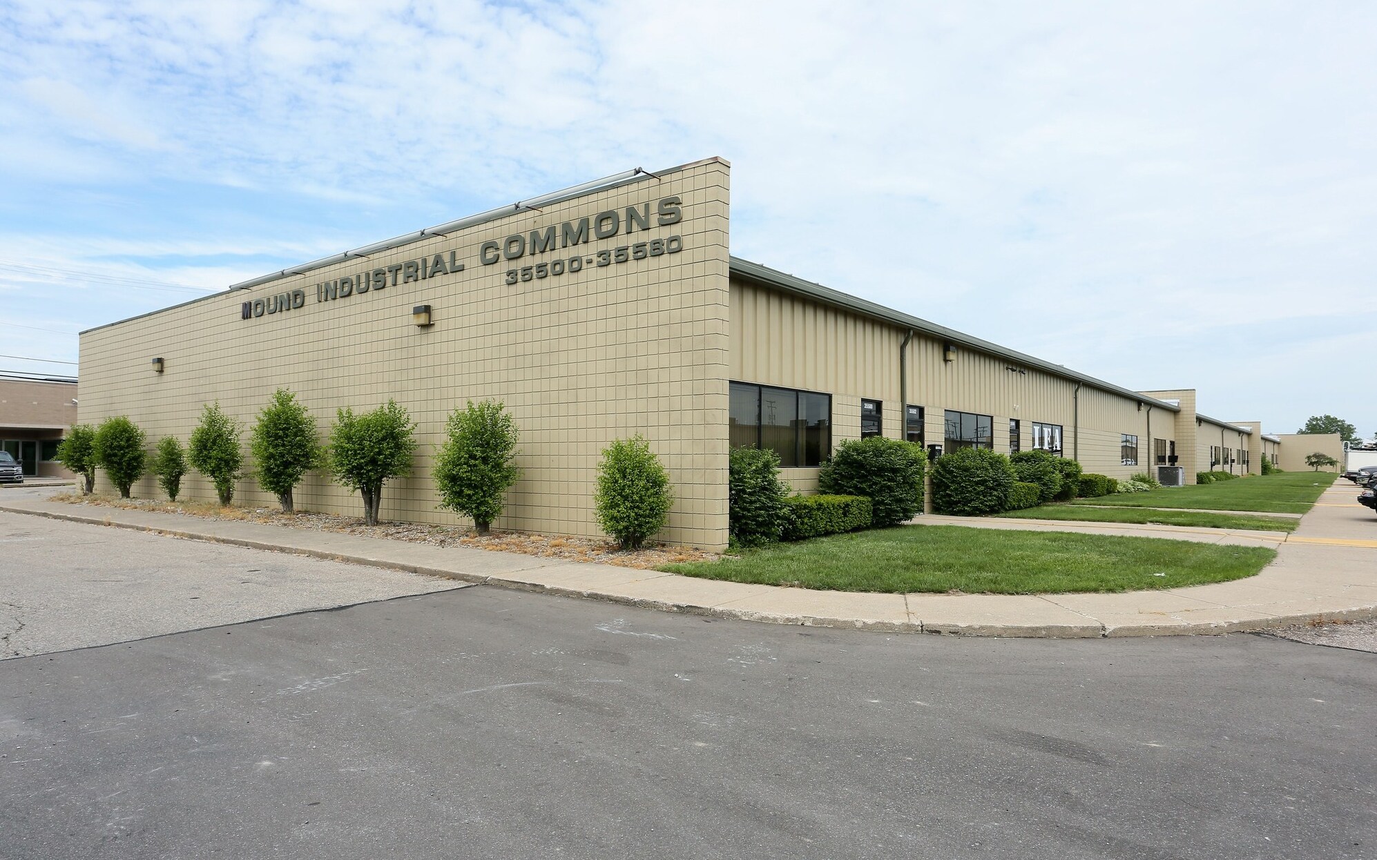 35500-35580 Mound Rd, Sterling Heights, MI for lease Building Photo- Image 1 of 5