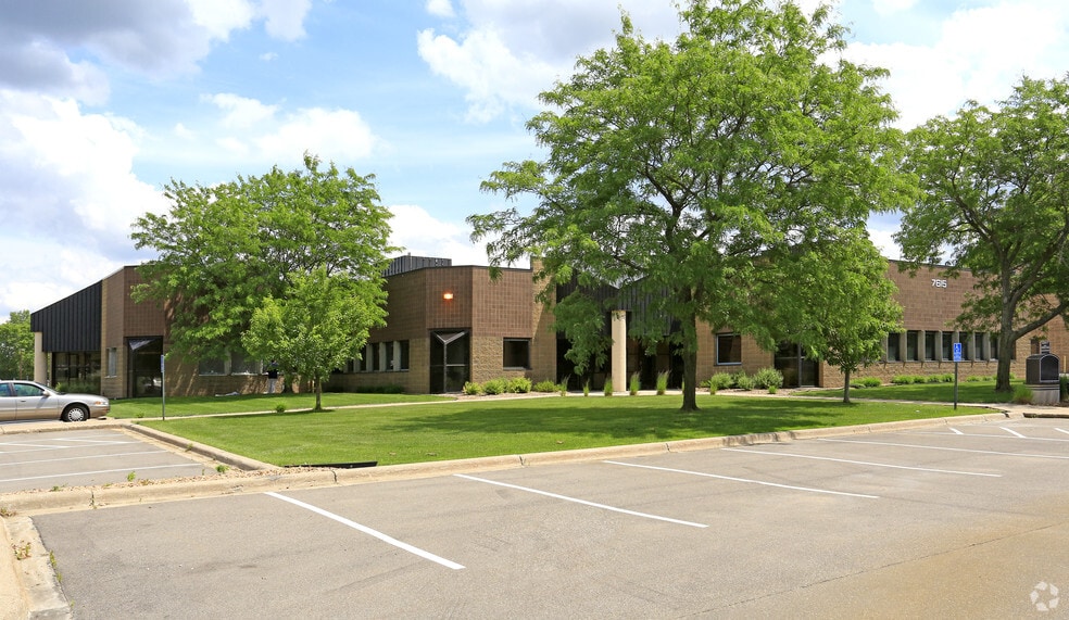 7615 Golden Triangle Dr, Eden Prairie, MN for lease - Primary Photo - Image 2 of 9