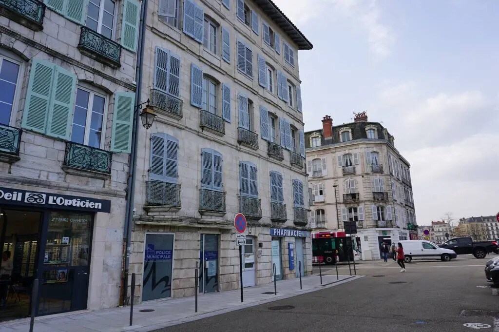 Retail in Bayonne for lease Building Photo- Image 1 of 6