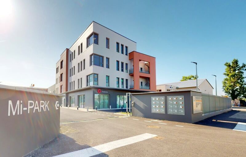 Office in Chassieu for sale Building Photo- Image 1 of 9