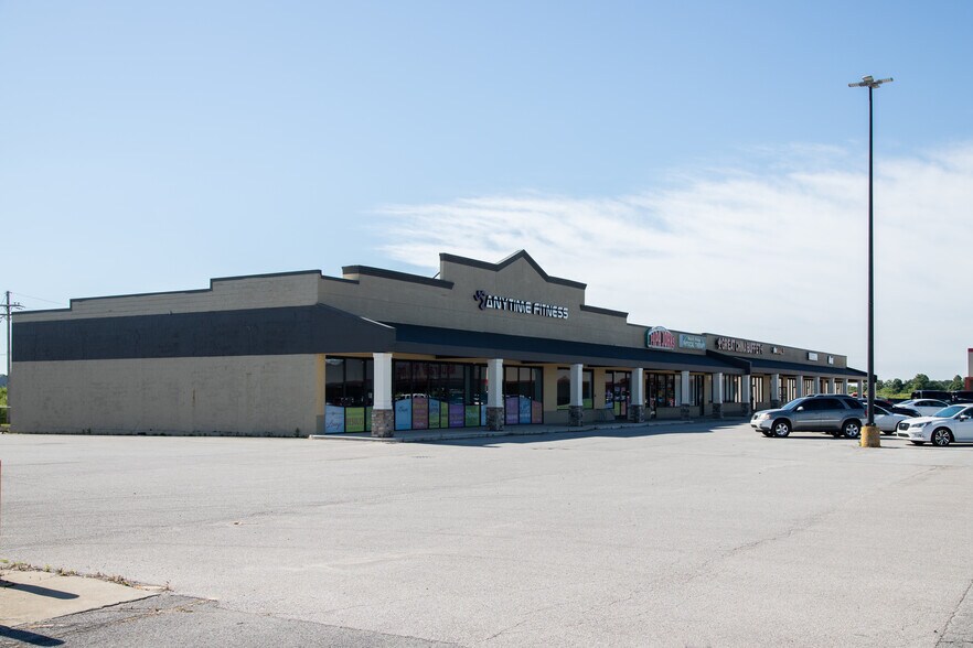 2425-2449 E Wabash St, Frankfort, IN for sale - Primary Photo - Image 1 of 1