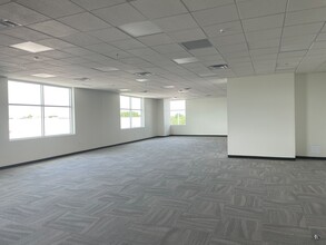 1750 E Common St, New Braunfels, TX for lease Interior Photo- Image 1 of 4