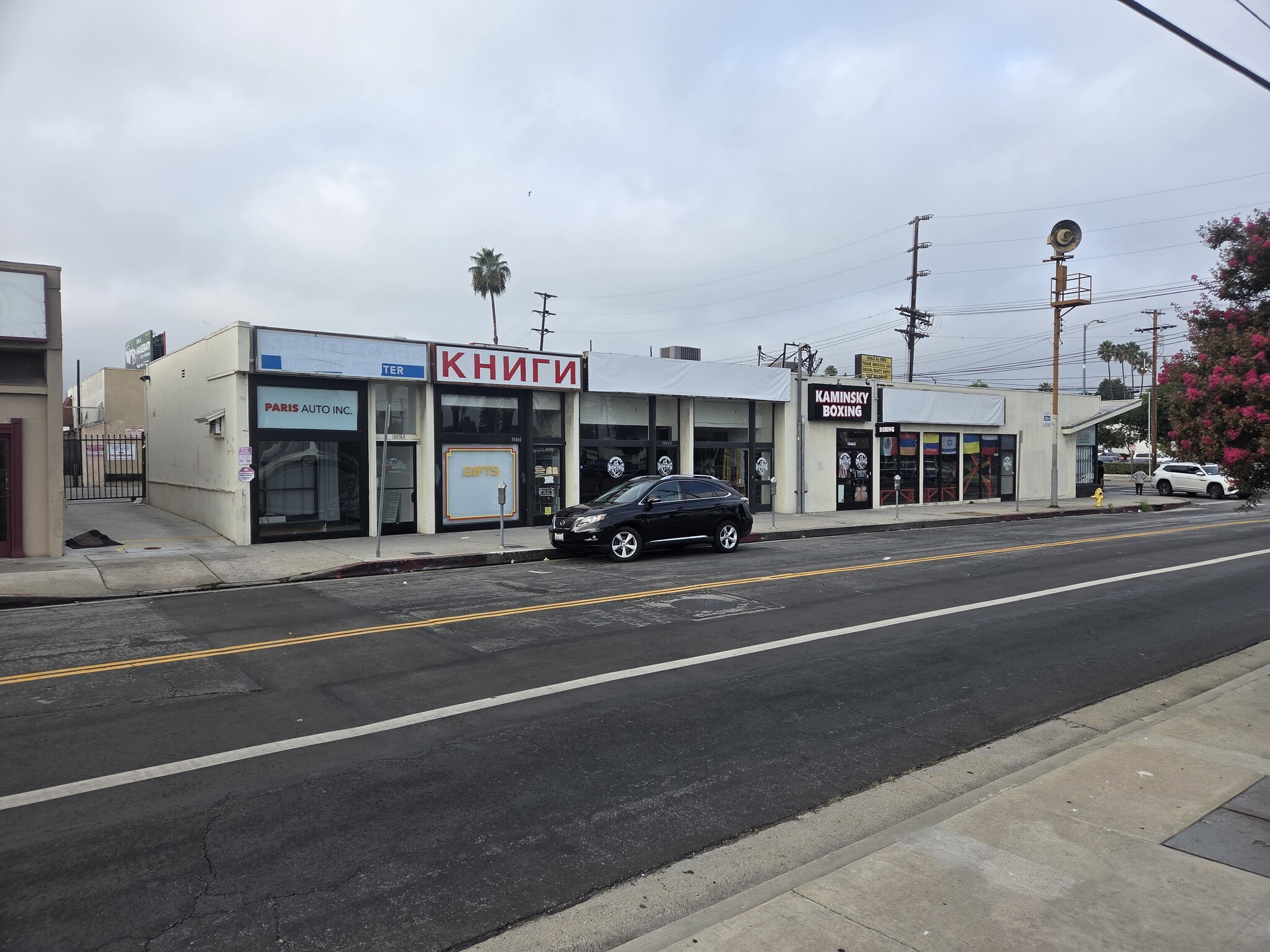 18458-18466 Clark St, Tarzana, CA for lease Building Photo- Image 1 of 2