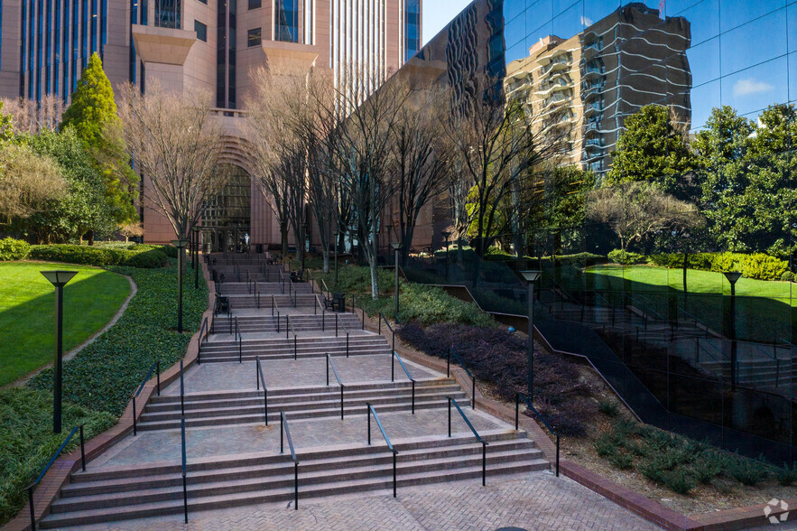 600 Peachtree St NE, Atlanta, GA for lease - Building Photo - Image 2 of 23