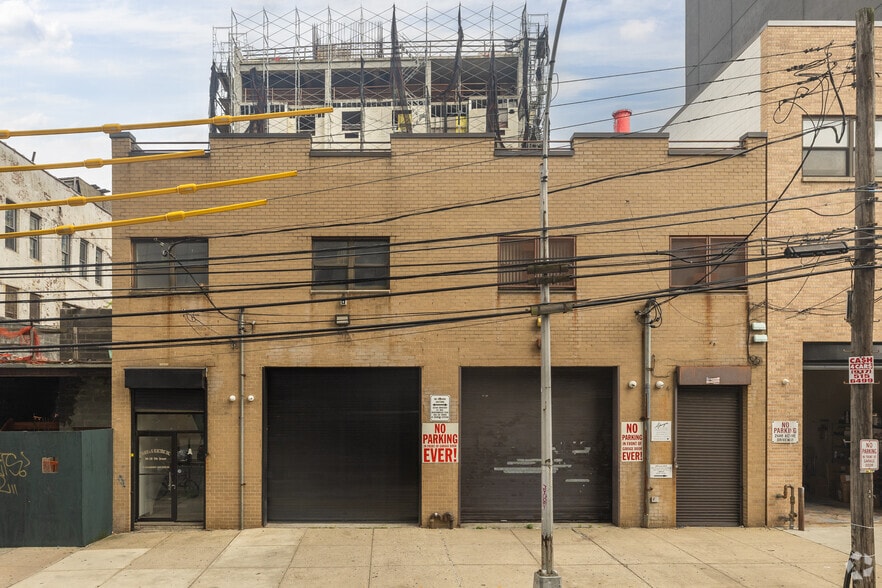 3858 11th St, Long Island City, NY for lease - Building Photo - Image 1 of 5
