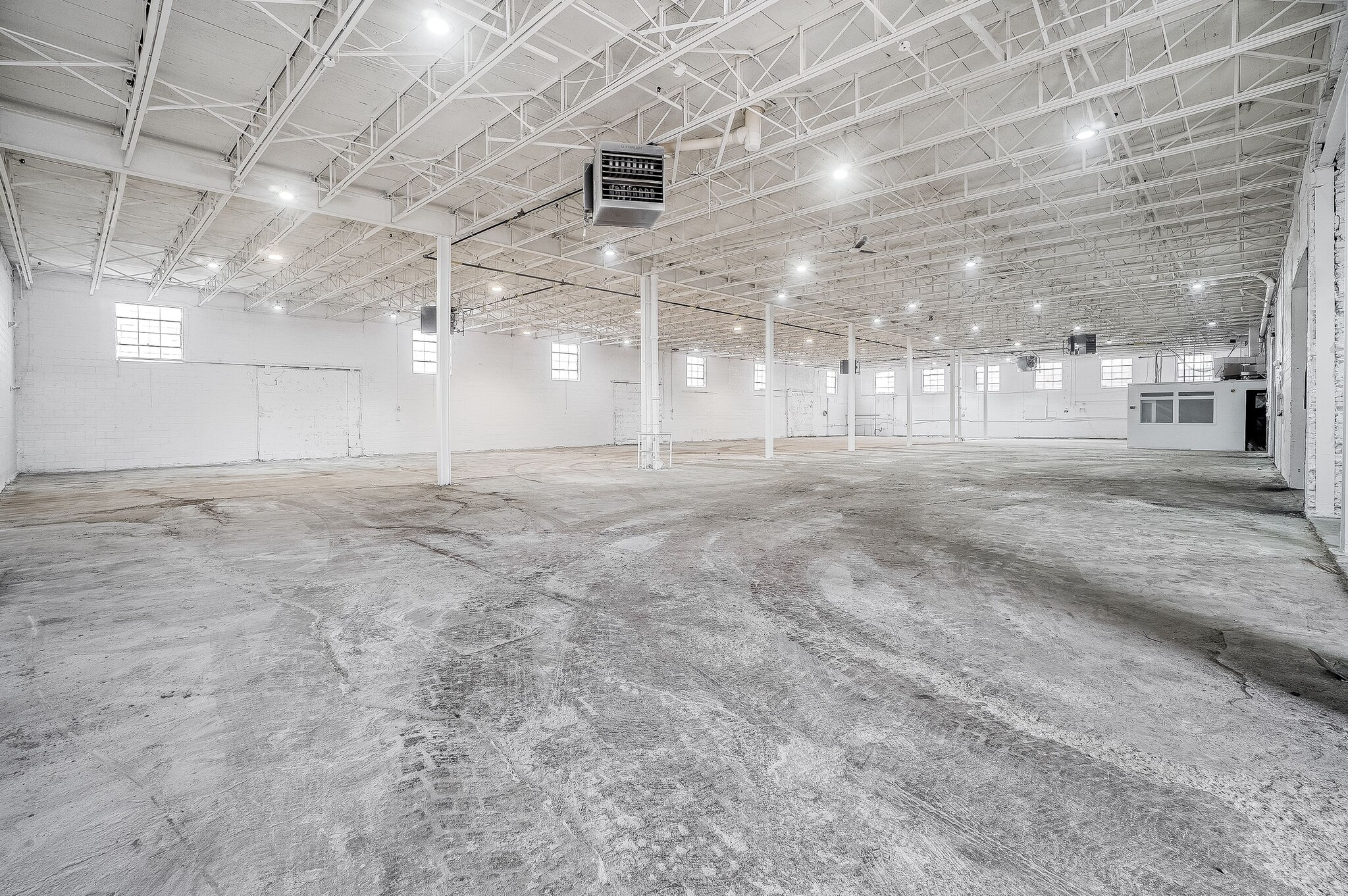 5665 Rue Paré, Mt Royal, QC for sale Building Photo- Image 1 of 1