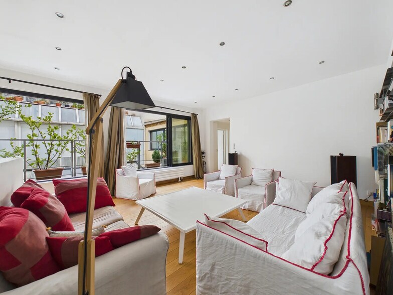 Office in Paris for sale - Interior Photo - Image 2 of 5