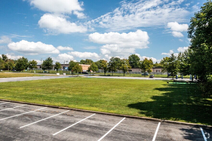 4351 Pennell Rd, Aston, PA for lease - Building Photo - Image 3 of 9