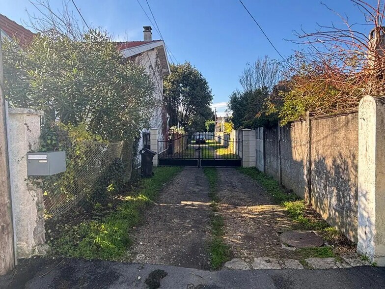 Land in Bordeaux for sale - Building Photo - Image 1 of 3