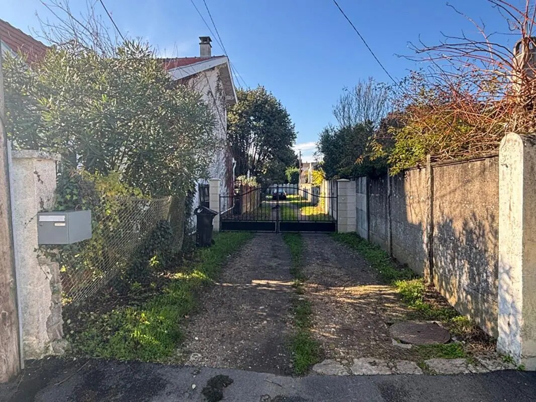 Land in Bordeaux for sale Building Photo- Image 1 of 4