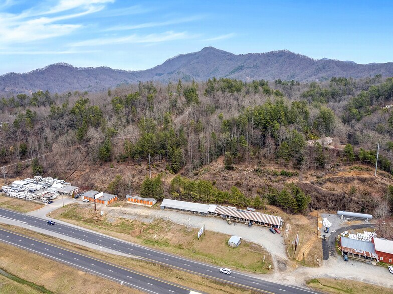 5262 US Highway 74 W, Whittier, NC for sale - Building Photo - Image 1 of 1