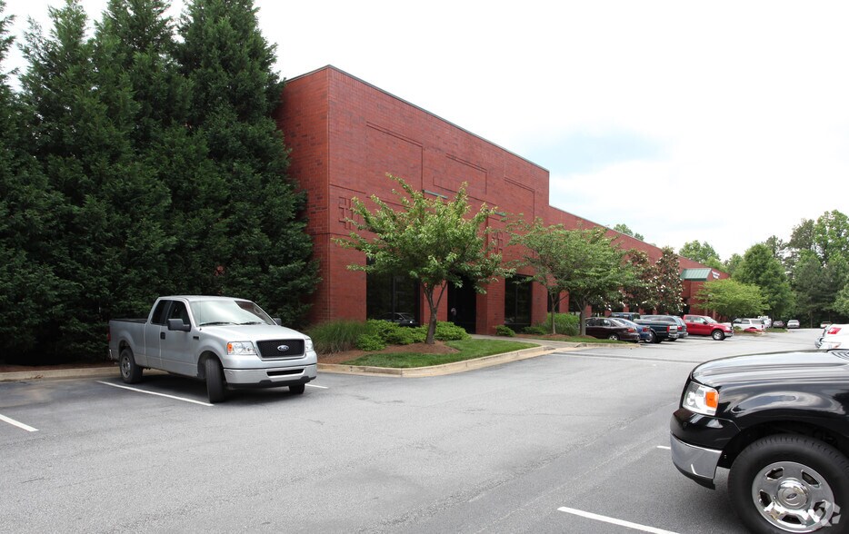 4090 Steve Reynolds Blvd, Norcross, GA for lease - Building Photo - Image 1 of 8