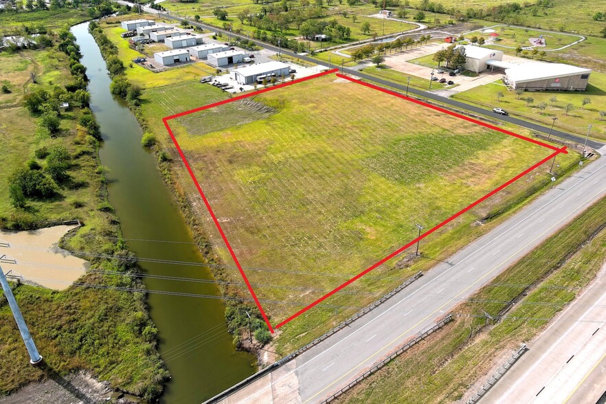 4600 Emmett F Lowry Expy, Texas City, TX for sale - Building Photo - Image 3 of 9