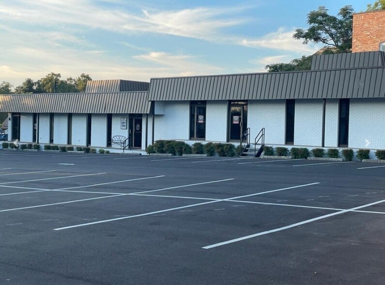 210 Dahlonega Hwy, Cumming, GA for lease - Building Photo - Image 1 of 6