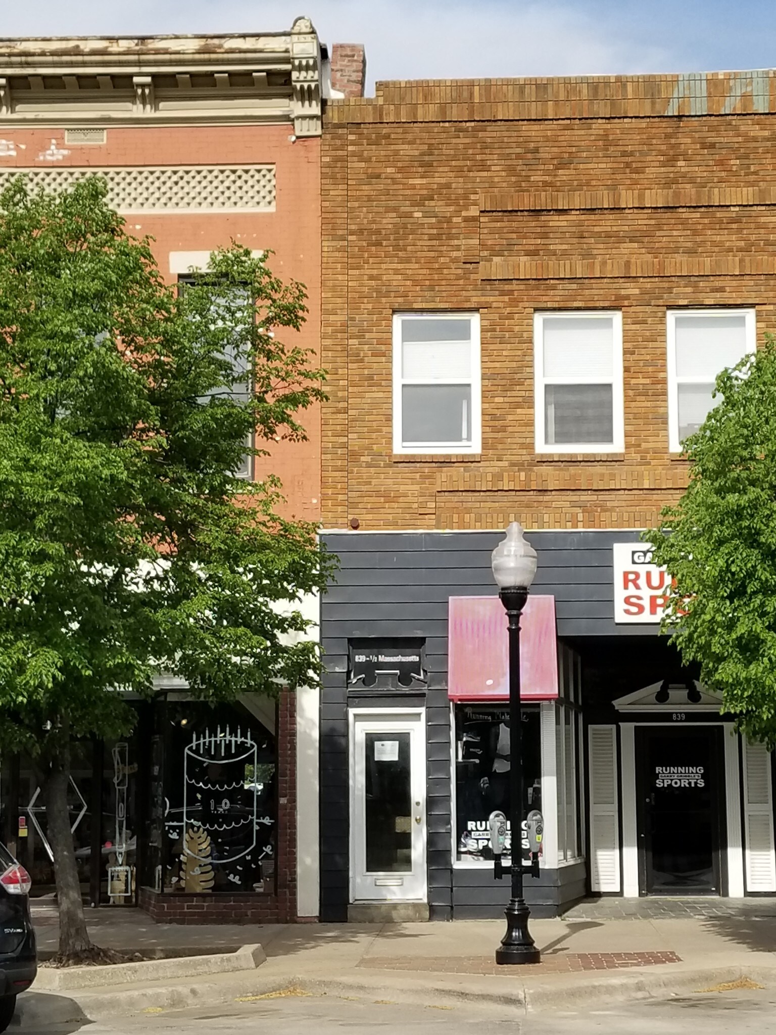 839-839 1/2 Massachusetts St, Lawrence, KS for sale Building Photo- Image 1 of 1