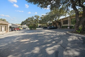10924 Vance Jackson Rd, San Antonio, TX for lease Interior Photo- Image 2 of 22