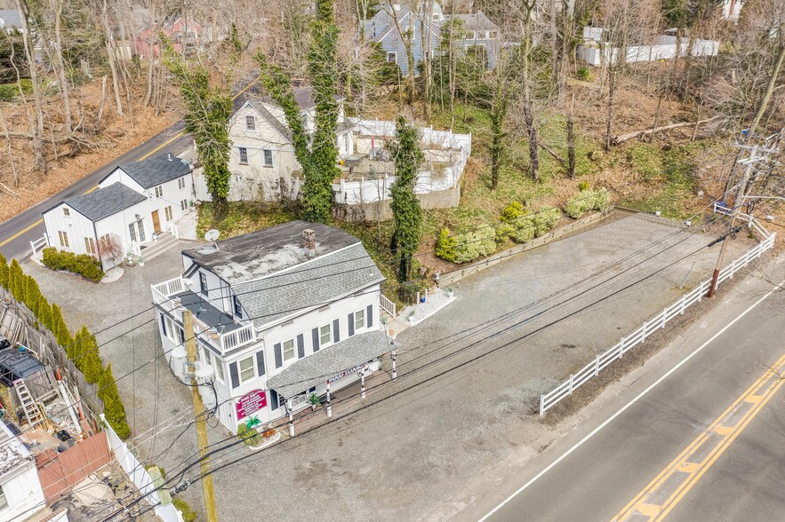 117 E Main St, Huntington, NY for sale - Aerial - Image 1 of 1