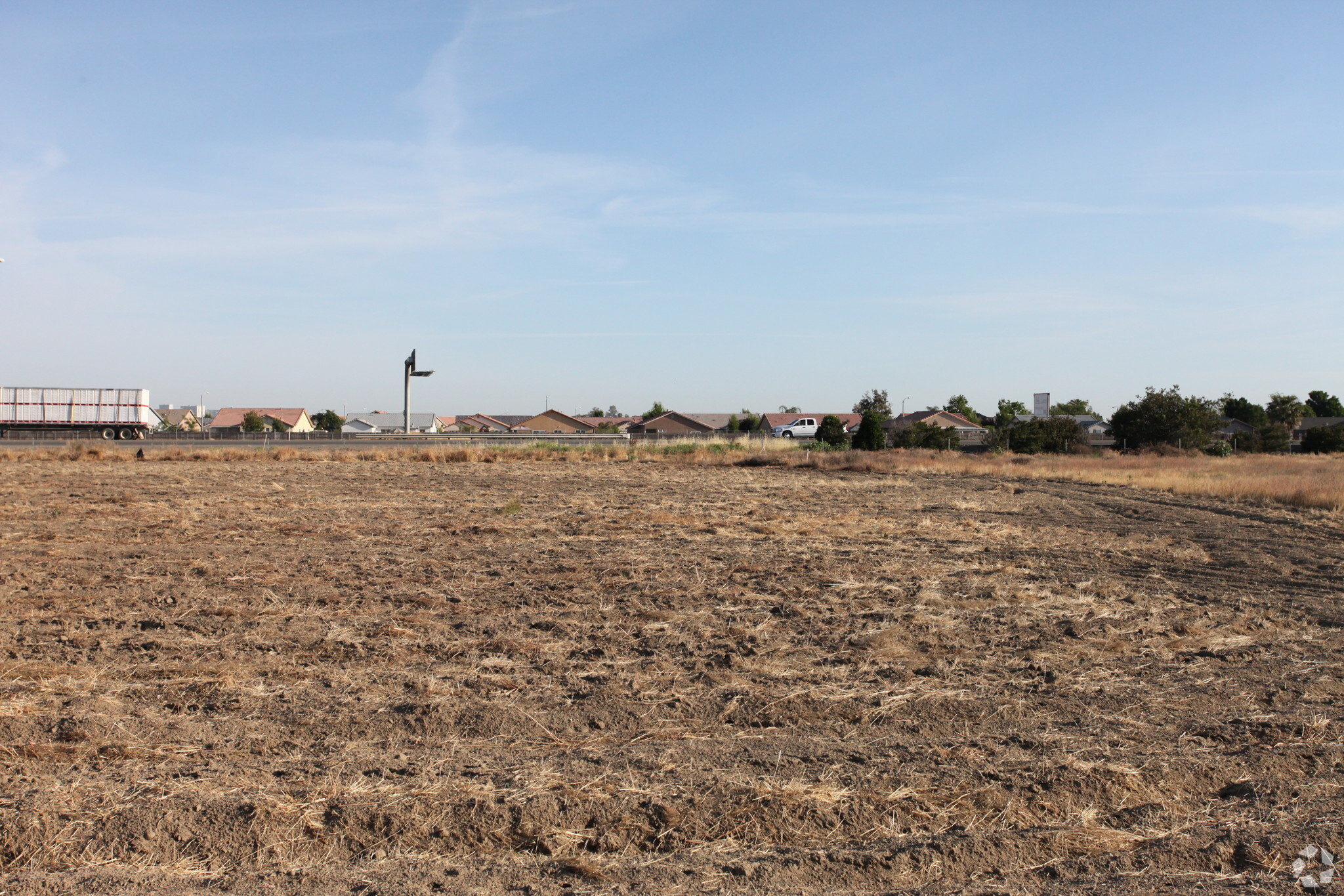 Commerce Way, Lemoore, CA for sale Primary Photo- Image 1 of 1