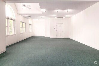 1041 Sterling Rd, Herndon, VA for lease Interior Photo- Image 2 of 5